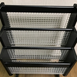 マガジンラック　カリモク？の画像