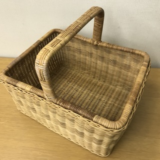 バスケット　籘籠の画像