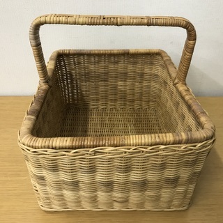 バスケット　籘籠の画像