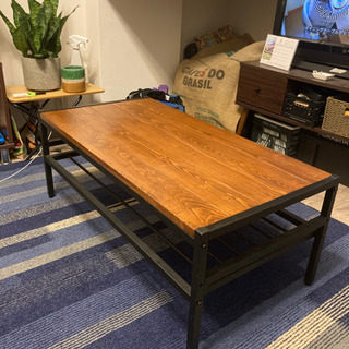 木製ローテーブルの画像