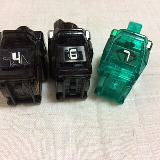 仮面ライダーフォーゼ　　アストロスイッチ９種類　＋　フィギアの画像