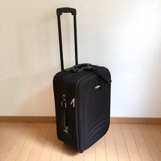 【値下げ】キャリーバッグ スーツケース 黒 旅行カバン