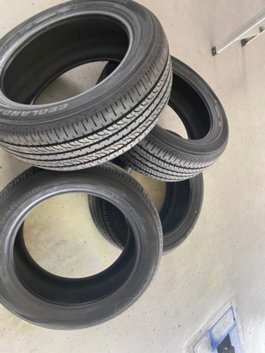 新型デリカD5タイヤ