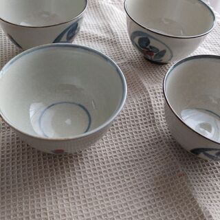和柄の小さな器5つ