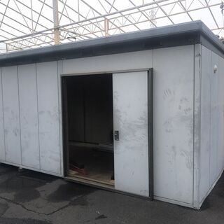 【短期募集】イナバ窓付き物置、倉庫＜照明、コンセント付き。エアコン残置物有＞