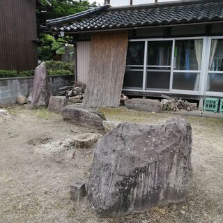 無料　庭石５個譲ります。