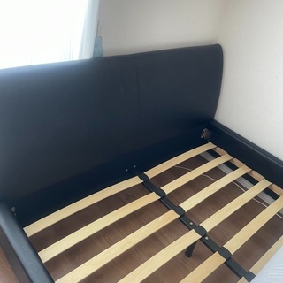 引き渡し待ち　- ダブルベッド、フレームのみの画像