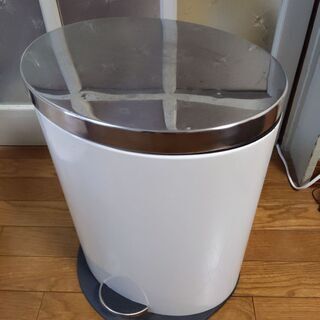 【お譲りします】0円　ゴミ箱　ペダル式