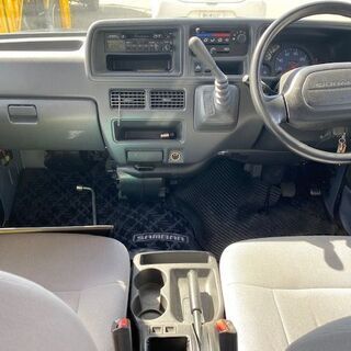 コミコミ【格安】車検新規付　人気のスバル　サンバーバン　低走行68587ｋｍ　AT　4WDの画像