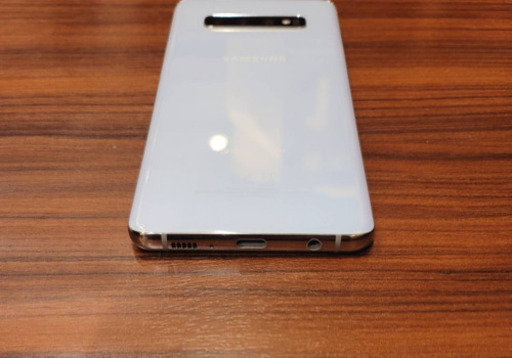 Galaxy S10+ SIMフリー　海外版　超美品！　ケース付き