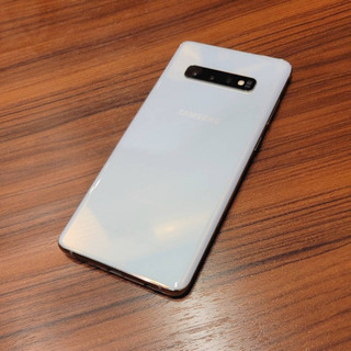 Galaxy S10+ SIMフリー　海外版　超美品！　ケース付きの画像