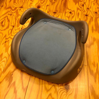 ジュニアシート　【カーメイト】