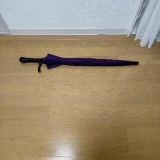 紫色の傘の画像