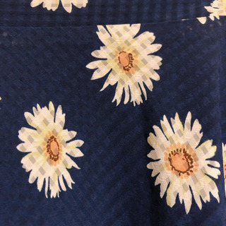 デイジー柄スカートの画像