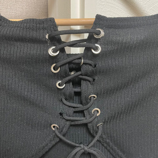 オフショルダー 黒の画像
