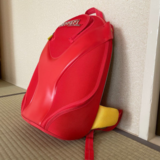 赤いリュックサックを差し上げます