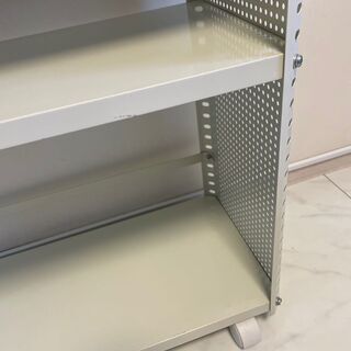 キャスター付きパンチングワゴン 白色（本棚・CDラック）2個セットの画像
