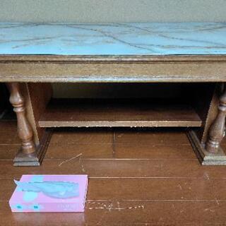 大理石風テーブルの画像