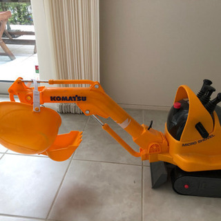 幼児おもちゃ　コマツショベルカー　値下げしました