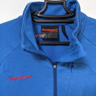MAMMUT ジップカットソーの画像