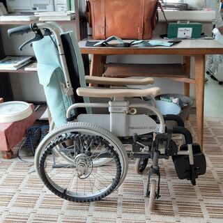 パラマウントベッド 介助式 車椅子 KK-360W【ワケ有】 /DJ-0015-2Fの画像