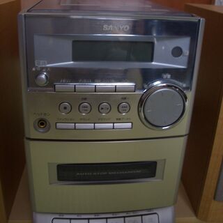 SANYO コンポステレオ  ジャンク品として出品。の画像