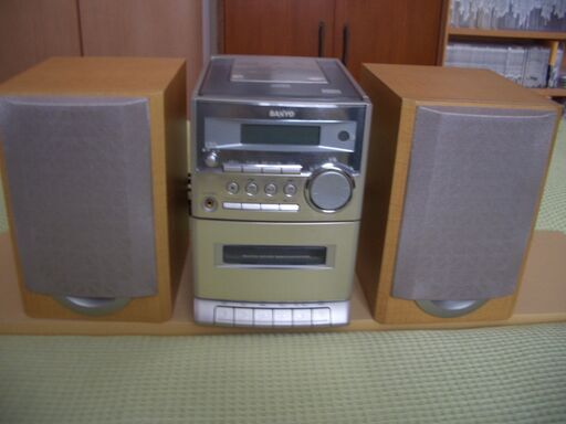 SANYO コンポステレオ  ジャンク品として出品。