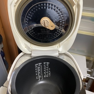 炊飯器の画像