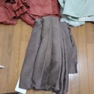 カーテン売ります。