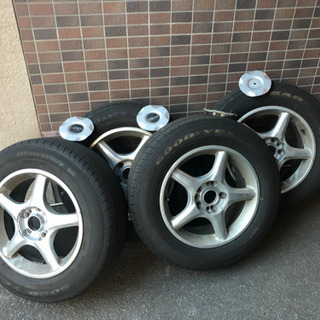 夏タイヤ　アルミホイール付　215 65R16