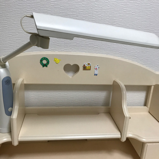 対応中！引越し【カリモク】勉強机　13万円　白ブルー　女の子