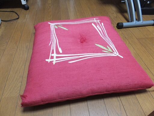 値下げしました高級座布団新品未使用5枚セット1500円です