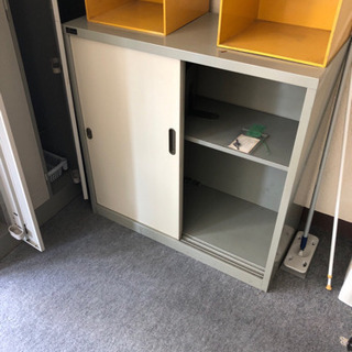 キャビネット　書庫