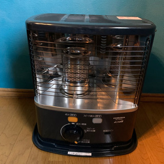 灯油ストーブとポリタンク2個