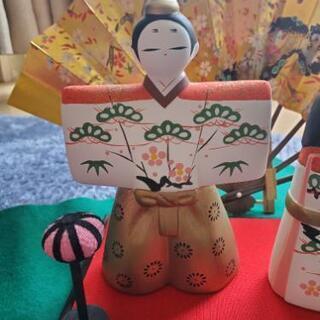 立雛(有名人形作家の限定品)と兜のセットの画像