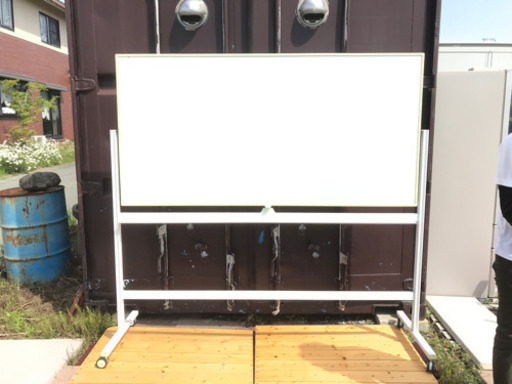 ホワイトボード‼️回転式両面ホワイト‼️キャスター付き‼️