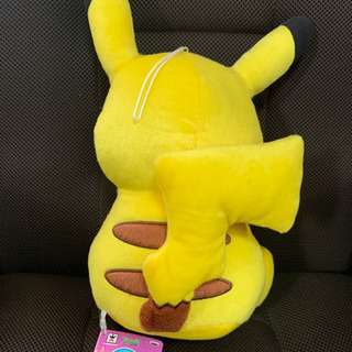 ピカチュウ ぬいぐるみ 高さ約35cm弱の画像