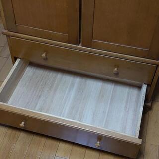 カリモク家具 洋服ダンスの画像