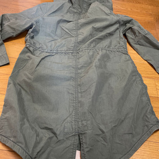 カーキ　ロングジャケットの画像