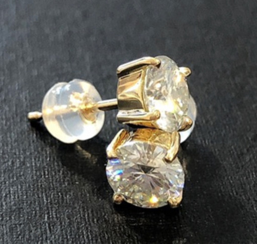 【プラチナ】モアサナイトDamuletオリジナルピアス【左右合計2.0カラット】