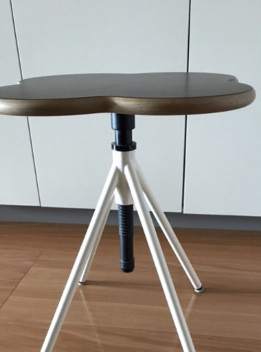 家具3点セット　（新品ソファー、机×2点）
