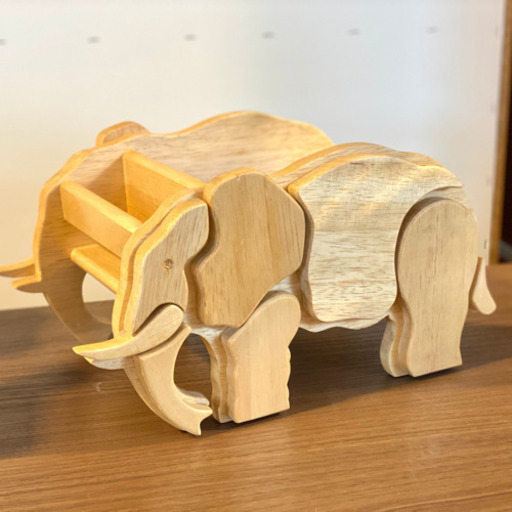木製の象の小物入れ