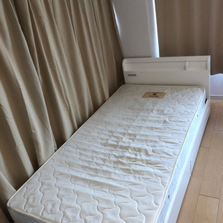 【美品】シングルサイズベッド(フレーム付き)