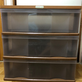 プラスチック製収納棚