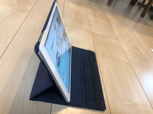 激安　iPad Wi-Fi 32GB 2017年春モデル +保護フィルム+ステント機能付きケース