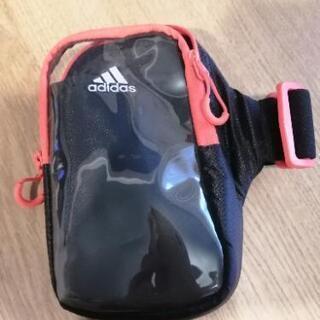 adidasランニングポーチ・スマホケース