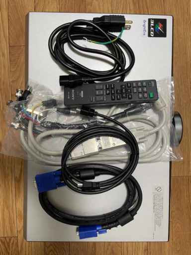 最終値下げ　ソニー データプロジェクター VPL-FW41 ほぼ新品　ランプ使用時間　8時間