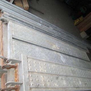 スチール足場板＆単管パイプの画像