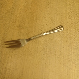 デザートフォーク 長さ約14cm 1本 50円 (5本あり)