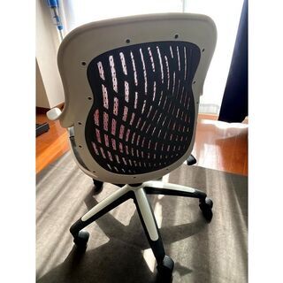 パソコン用椅子（使えますが、やや難あり）の画像